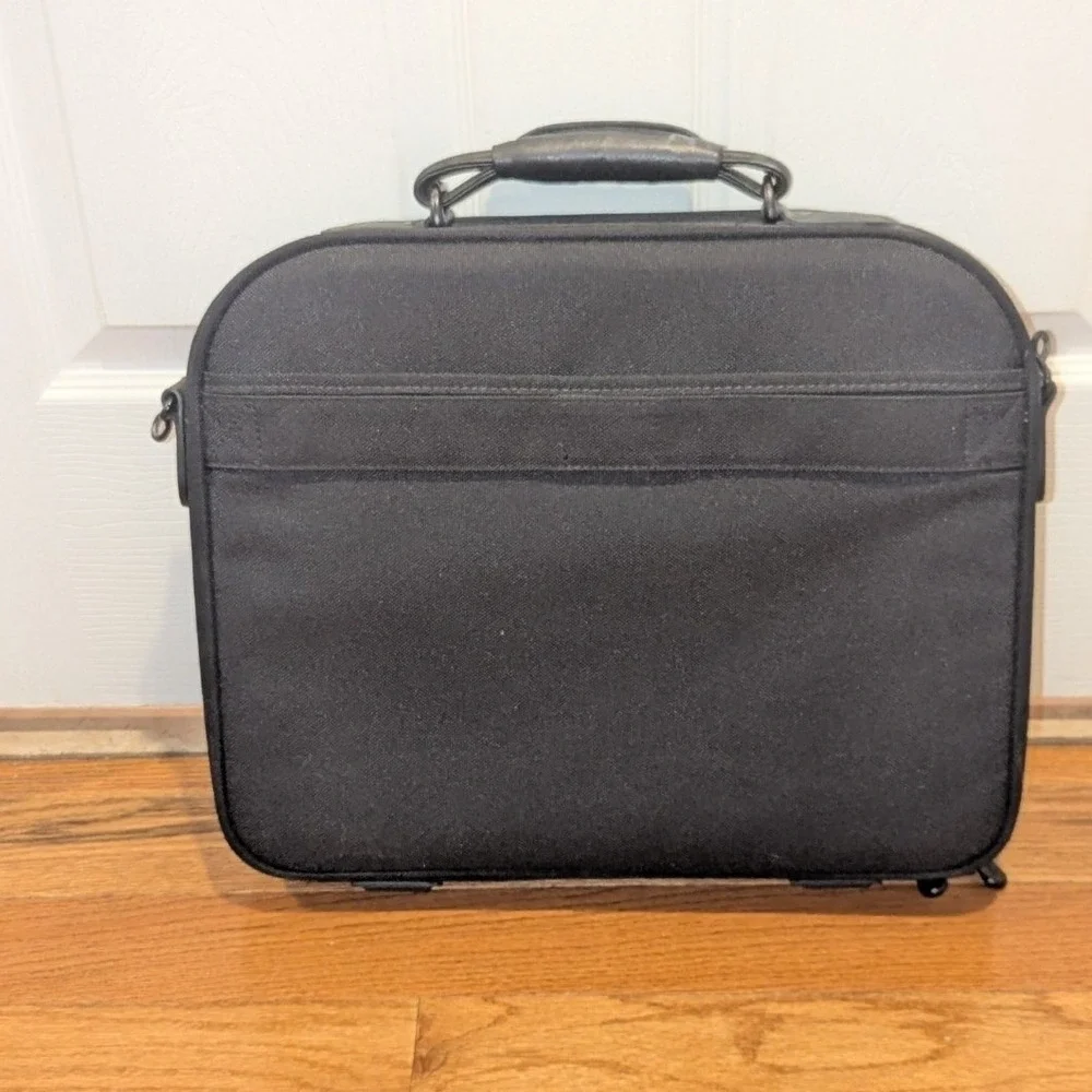 Dell Black Padded Laptop Briefcase Carrying Case 13 x 16.5 Computer Bag